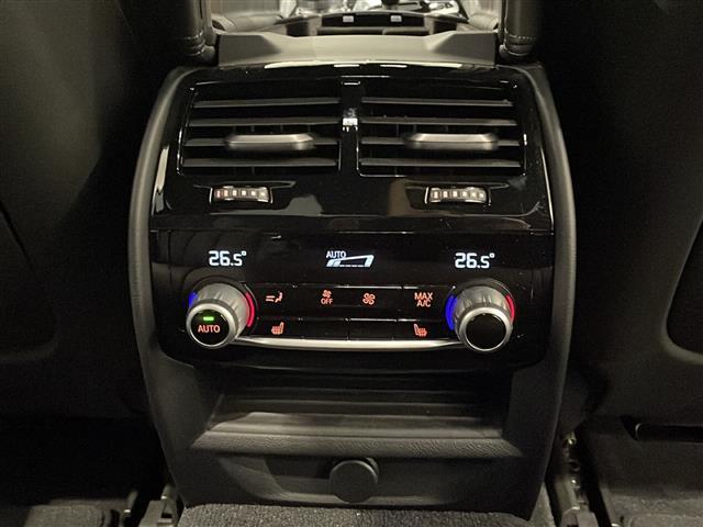 M5 M5 コンフォートパッケージ Mパフォーマンスエアロ フロントマッサージシート ステアリングホイールヒーティング HDDナビゲーションシステム CD/DVD/USB/TV/BT(9枚目)
