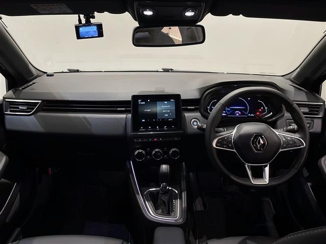 ルーテシア Ｅ－テックフルハイブリッド　レザーパック　シートヒーター　純正ディスプレイオーディオ＆ＢＴ　バックカメラ　ＥＴＣ　ドライブレコーダー　ＵＳＢポート　衝突軽減ブレーキ　レーンキープアシスト　ブランドスポットモニター（7枚目）