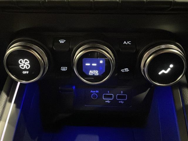 ルーテシア Ｅ－テックフルハイブリッド　レザーパック　シートヒーター　純正ディスプレイオーディオ＆ＢＴ　バックカメラ　ＥＴＣ　ドライブレコーダー　ＵＳＢポート　衝突軽減ブレーキ　レーンキープアシスト　ブランドスポットモニター（13枚目）