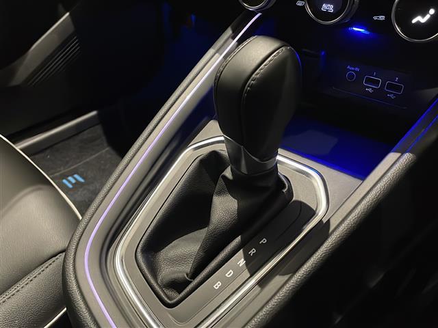 ルーテシア Ｅ－テックフルハイブリッド　レザーパック　シートヒーター　純正ディスプレイオーディオ＆ＢＴ　バックカメラ　ＥＴＣ　ドライブレコーダー　ＵＳＢポート　衝突軽減ブレーキ　レーンキープアシスト　ブランドスポットモニター（14枚目）