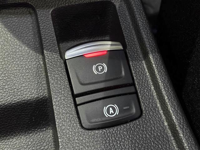 ルーテシア Ｅ－テックフルハイブリッド　レザーパック　シートヒーター　純正ディスプレイオーディオ＆ＢＴ　バックカメラ　ＥＴＣ　ドライブレコーダー　ＵＳＢポート　衝突軽減ブレーキ　レーンキープアシスト　ブランドスポットモニター（15枚目）