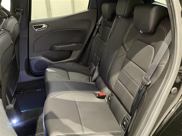 ルーテシア Ｅ－テックフルハイブリッド　レザーパック　シートヒーター　純正ディスプレイオーディオ＆ＢＴ　バックカメラ　ＥＴＣ　ドライブレコーダー　ＵＳＢポート　衝突軽減ブレーキ　レーンキープアシスト　ブランドスポットモニター（20枚目）