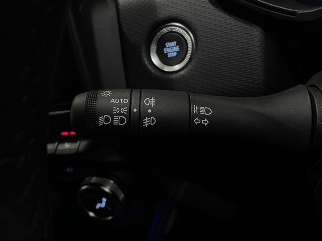 ルーテシア Ｅ－テックフルハイブリッド　レザーパック　シートヒーター　純正ディスプレイオーディオ＆ＢＴ　バックカメラ　ＥＴＣ　ドライブレコーダー　ＵＳＢポート　衝突軽減ブレーキ　レーンキープアシスト　ブランドスポットモニター（21枚目）