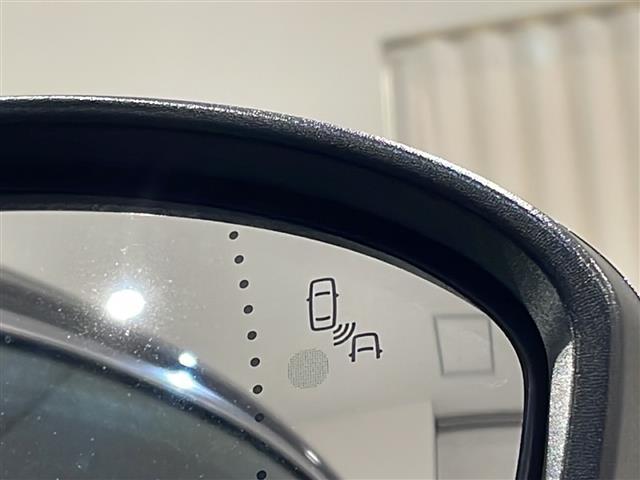 ルーテシア Ｅ－テックフルハイブリッド　レザーパック　シートヒーター　純正ディスプレイオーディオ＆ＢＴ　バックカメラ　ＥＴＣ　ドライブレコーダー　ＵＳＢポート　衝突軽減ブレーキ　レーンキープアシスト　ブランドスポットモニター（23枚目）