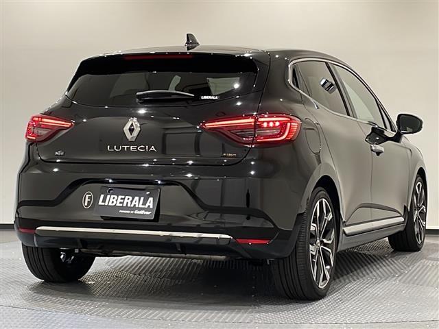 ルーテシア Ｅ－テックフルハイブリッド　レザーパック　シートヒーター　純正ディスプレイオーディオ＆ＢＴ　バックカメラ　ＥＴＣ　ドライブレコーダー　ＵＳＢポート　衝突軽減ブレーキ　レーンキープアシスト　ブランドスポットモニター（31枚目）