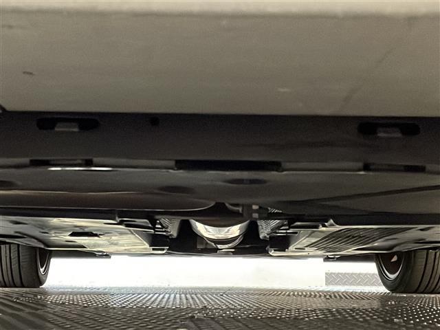 ルーテシア Ｅ－テックフルハイブリッド　レザーパック　シートヒーター　純正ディスプレイオーディオ＆ＢＴ　バックカメラ　ＥＴＣ　ドライブレコーダー　ＵＳＢポート　衝突軽減ブレーキ　レーンキープアシスト　ブランドスポットモニター（42枚目）