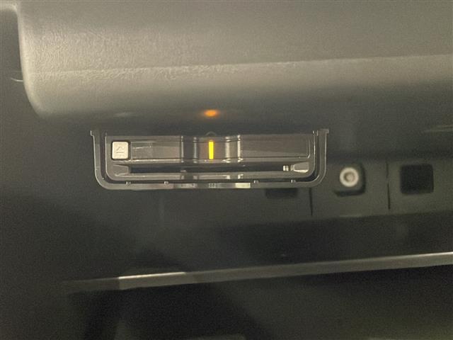 ＸＣ９０ Ｂ６　ＡＷＤ　インスクリプション　サンルーフ　フル・アクティブ・ハイビーム（ＬＥＤヘッドライト）３６０°ビューカメラ　シートベンチレーション（前席）パワーシート（全席）シートヒーター（全席）ワイヤレススマートフォンチャージ（6枚目）