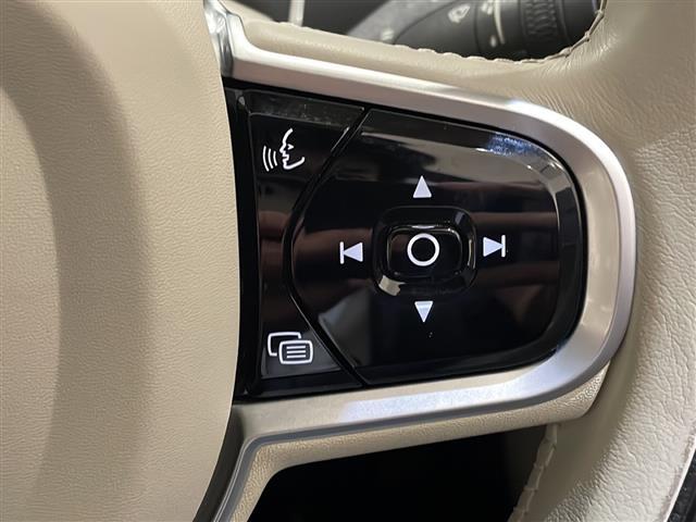 ＸＣ９０ Ｂ６　ＡＷＤ　インスクリプション　サンルーフ　フル・アクティブ・ハイビーム（ＬＥＤヘッドライト）３６０°ビューカメラ　シートベンチレーション（前席）パワーシート（全席）シートヒーター（全席）ワイヤレススマートフォンチャージ（7枚目）