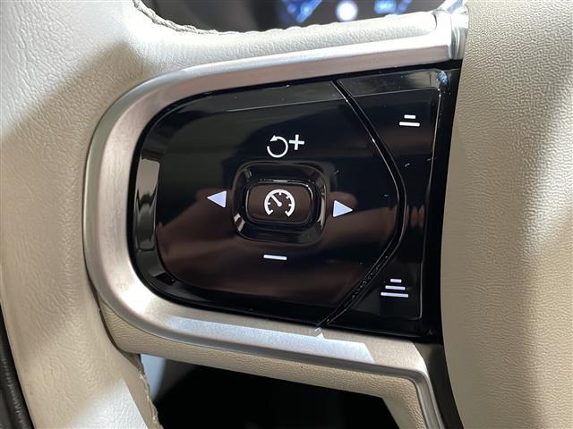 ＸＣ９０ Ｂ６　ＡＷＤ　インスクリプション　サンルーフ　フル・アクティブ・ハイビーム（ＬＥＤヘッドライト）３６０°ビューカメラ　シートベンチレーション（前席）パワーシート（全席）シートヒーター（全席）ワイヤレススマートフォンチャージ（8枚目）