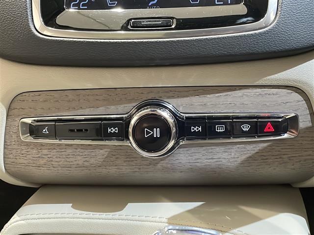 ＸＣ９０ Ｂ６　ＡＷＤ　インスクリプション　サンルーフ　フル・アクティブ・ハイビーム（ＬＥＤヘッドライト）３６０°ビューカメラ　シートベンチレーション（前席）パワーシート（全席）シートヒーター（全席）ワイヤレススマートフォンチャージ（9枚目）