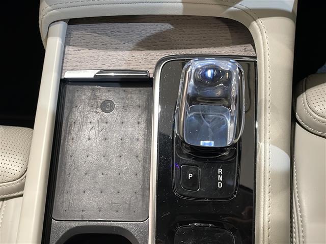 ＸＣ９０ Ｂ６　ＡＷＤ　インスクリプション　サンルーフ　フル・アクティブ・ハイビーム（ＬＥＤヘッドライト）３６０°ビューカメラ　シートベンチレーション（前席）パワーシート（全席）シートヒーター（全席）ワイヤレススマートフォンチャージ（10枚目）