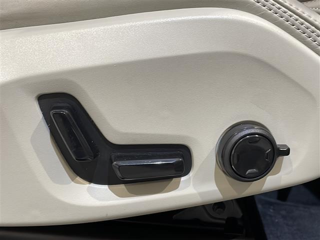 ＸＣ９０ Ｂ６　ＡＷＤ　インスクリプション　サンルーフ　フル・アクティブ・ハイビーム（ＬＥＤヘッドライト）３６０°ビューカメラ　シートベンチレーション（前席）パワーシート（全席）シートヒーター（全席）ワイヤレススマートフォンチャージ（14枚目）