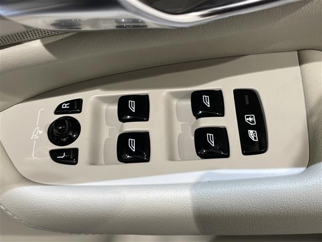 ＸＣ９０ Ｂ６　ＡＷＤ　インスクリプション　サンルーフ　フル・アクティブ・ハイビーム（ＬＥＤヘッドライト）３６０°ビューカメラ　シートベンチレーション（前席）パワーシート（全席）シートヒーター（全席）ワイヤレススマートフォンチャージ（18枚目）