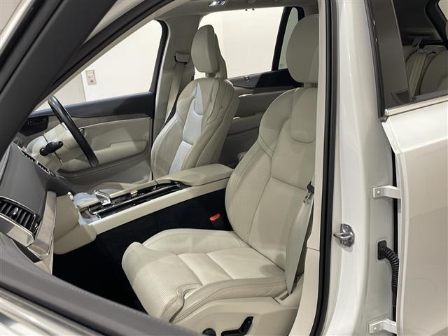 ＸＣ９０ Ｂ６　ＡＷＤ　インスクリプション　サンルーフ　フル・アクティブ・ハイビーム（ＬＥＤヘッドライト）３６０°ビューカメラ　シートベンチレーション（前席）パワーシート（全席）シートヒーター（全席）ワイヤレススマートフォンチャージ（24枚目）