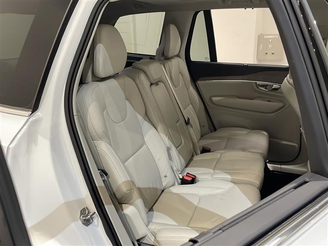 ＸＣ９０ Ｂ６　ＡＷＤ　インスクリプション　サンルーフ　フル・アクティブ・ハイビーム（ＬＥＤヘッドライト）３６０°ビューカメラ　シートベンチレーション（前席）パワーシート（全席）シートヒーター（全席）ワイヤレススマートフォンチャージ（25枚目）