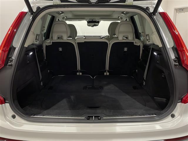 ＸＣ９０ Ｂ６　ＡＷＤ　インスクリプション　サンルーフ　フル・アクティブ・ハイビーム（ＬＥＤヘッドライト）３６０°ビューカメラ　シートベンチレーション（前席）パワーシート（全席）シートヒーター（全席）ワイヤレススマートフォンチャージ（28枚目）