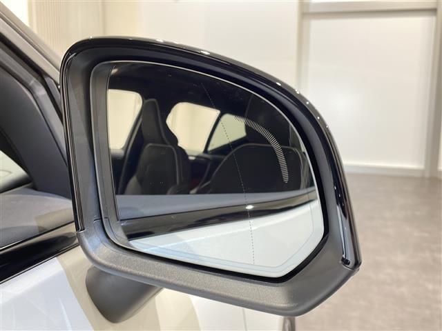 ＸＣ４０ Ｂ４　ＡＷＤ　Ｒデザイン　パノラマサンルーフ　ハーマンカードンサウンドシステム　純正ＨＤＤナビ　フルセグ／ラジオ／ＢＴ　全方位カメラ　ハンズフリー　オープニング／クロージング機構　オートクルーズコントロール（7枚目）