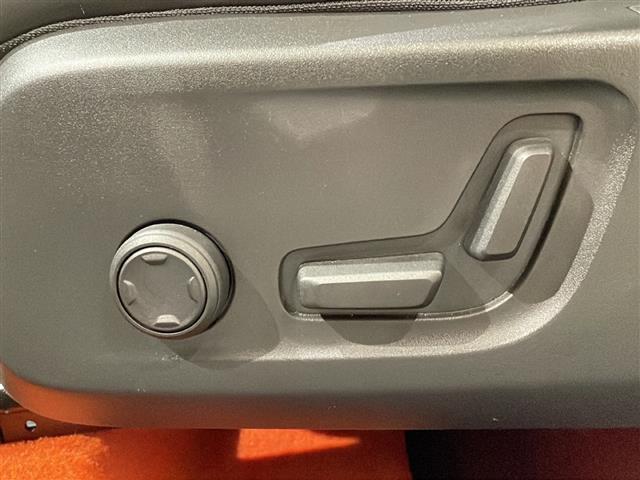 ＸＣ４０ Ｂ４　ＡＷＤ　Ｒデザイン　パノラマサンルーフ　ハーマンカードンサウンドシステム　純正ＨＤＤナビ　フルセグ／ラジオ／ＢＴ　全方位カメラ　ハンズフリー　オープニング／クロージング機構　オートクルーズコントロール（11枚目）