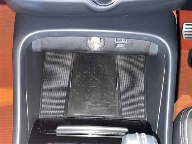 ＸＣ４０ Ｂ４　ＡＷＤ　Ｒデザイン　パノラマサンルーフ　ハーマンカードンサウンドシステム　純正ＨＤＤナビ　フルセグ／ラジオ／ＢＴ　全方位カメラ　ハンズフリー　オープニング／クロージング機構　オートクルーズコントロール（18枚目）