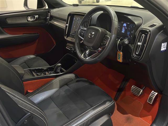 ＸＣ４０ Ｂ４　ＡＷＤ　Ｒデザイン　パノラマサンルーフ　ハーマンカードンサウンドシステム　純正ＨＤＤナビ　フルセグ／ラジオ／ＢＴ　全方位カメラ　ハンズフリー　オープニング／クロージング機構　オートクルーズコントロール（23枚目）