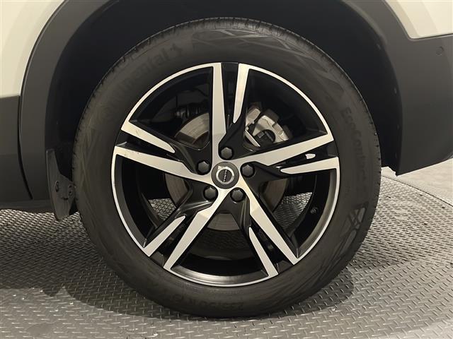 ＸＣ４０ Ｂ４　ＡＷＤ　Ｒデザイン　パノラマサンルーフ　ハーマンカードンサウンドシステム　純正ＨＤＤナビ　フルセグ／ラジオ／ＢＴ　全方位カメラ　ハンズフリー　オープニング／クロージング機構　オートクルーズコントロール（41枚目）