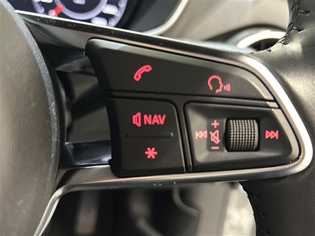 TTクーペ 1.8TFSI ライティングスタイルエディション Slineエクステリアパッケージ 専用バンパー ハイグロスブラックラジエターグリル プラチナム グレーリアディフューザー LEDヘッドライト バーチャルコクピット フルセグ Bluetooth(14枚目)