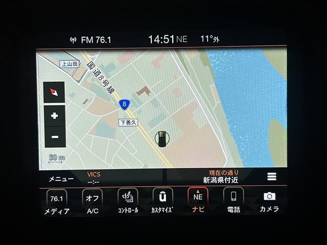 ジープ・ラングラーアンリミテッド サハラ AndroidAuto アダプティブクルーズコントロール アルパイン製プレミアムスピーカー ParkviewTMリアバックアップカメラ ブラインドスポットモニター オートハイビームヘッドライト(8枚目)