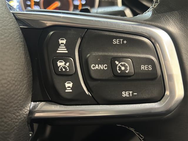 ジープ・ラングラーアンリミテッド サハラ AndroidAuto アダプティブクルーズコントロール アルパイン製プレミアムスピーカー ParkviewTMリアバックアップカメラ ブラインドスポットモニター オートハイビームヘッドライト(16枚目)
