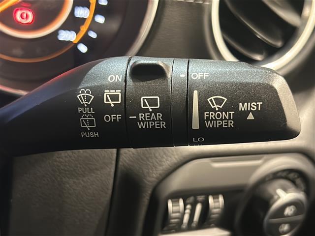 ジープ・ラングラーアンリミテッド サハラ AndroidAuto アダプティブクルーズコントロール アルパイン製プレミアムスピーカー ParkviewTMリアバックアップカメラ ブラインドスポットモニター オートハイビームヘッドライト(18枚目)