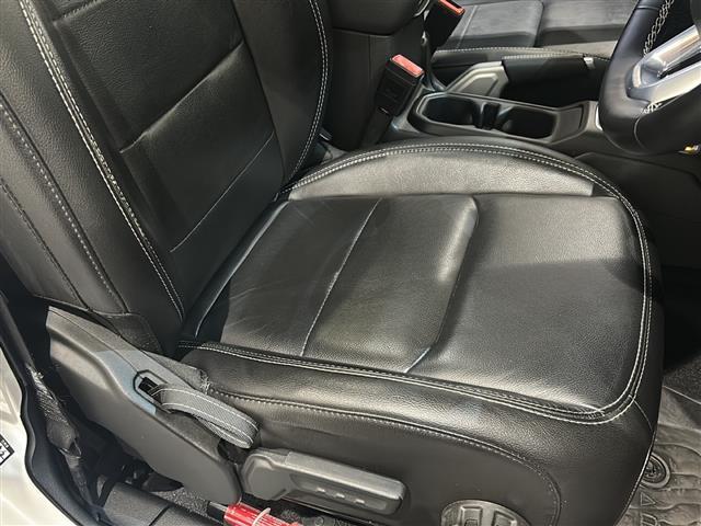 ジープ・ラングラーアンリミテッド サハラ AndroidAuto アダプティブクルーズコントロール アルパイン製プレミアムスピーカー ParkviewTMリアバックアップカメラ ブラインドスポットモニター オートハイビームヘッドライト(24枚目)