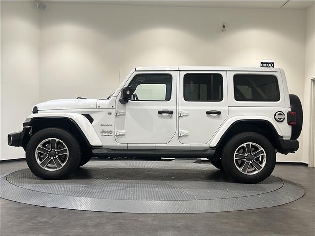 ジープ・ラングラーアンリミテッド サハラ AndroidAuto アダプティブクルーズコントロール アルパイン製プレミアムスピーカー ParkviewTMリアバックアップカメラ ブラインドスポットモニター オートハイビームヘッドライト(33枚目)