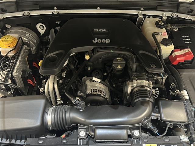 ジープ・ラングラーアンリミテッド サハラ AndroidAuto アダプティブクルーズコントロール アルパイン製プレミアムスピーカー ParkviewTMリアバックアップカメラ ブラインドスポットモニター オートハイビームヘッドライト(39枚目)