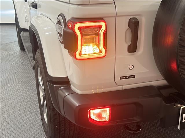 ジープ・ラングラーアンリミテッド サハラ AndroidAuto アダプティブクルーズコントロール アルパイン製プレミアムスピーカー ParkviewTMリアバックアップカメラ ブラインドスポットモニター オートハイビームヘッドライト(41枚目)