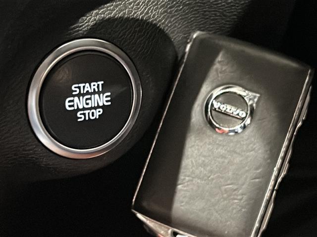 XC40 T4 AWD インスクリプション harman/kardonプレミアムサウンド アダプティブクルーズコントロール 本革シートオキサイドレッド シートヒーター ステアリングヒーター レーンキーピングアシスト ドライブレコーダー ETC(13枚目)