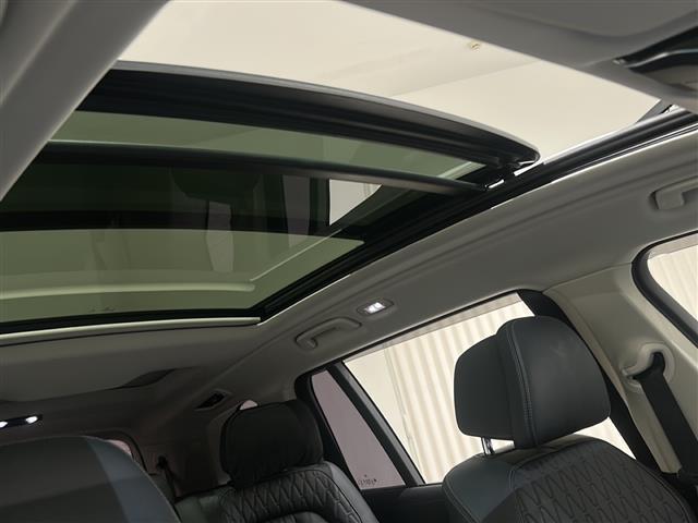 X7 xDrive 35d デザインピュアエクセレンス 電動パノラマ・ガラス・サンルーフ BMWヘッドアップ・ディスプレイ アダプティブ・ヘッドライト マッサージ機能(前席)純正ドライブレコーダー 360°カメラ アクティブ・クルーズ・コントロール(2枚目)