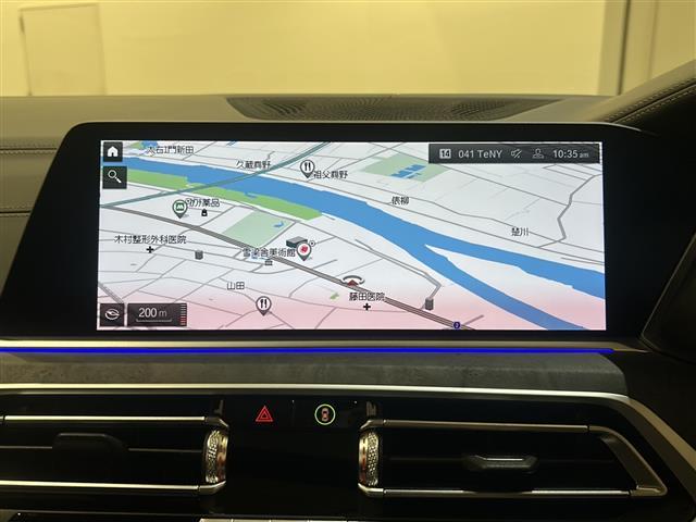 X7 xDrive 35d デザインピュアエクセレンス 電動パノラマ・ガラス・サンルーフ BMWヘッドアップ・ディスプレイ アダプティブ・ヘッドライト マッサージ機能(前席)純正ドライブレコーダー 360°カメラ アクティブ・クルーズ・コントロール(4枚目)
