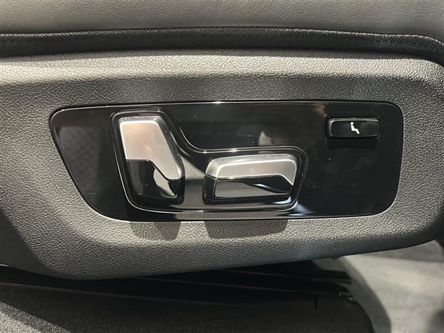 X7 xDrive 35d デザインピュアエクセレンス 電動パノラマ・ガラス・サンルーフ BMWヘッドアップ・ディスプレイ アダプティブ・ヘッドライト マッサージ機能(前席)純正ドライブレコーダー 360°カメラ アクティブ・クルーズ・コントロール(8枚目)