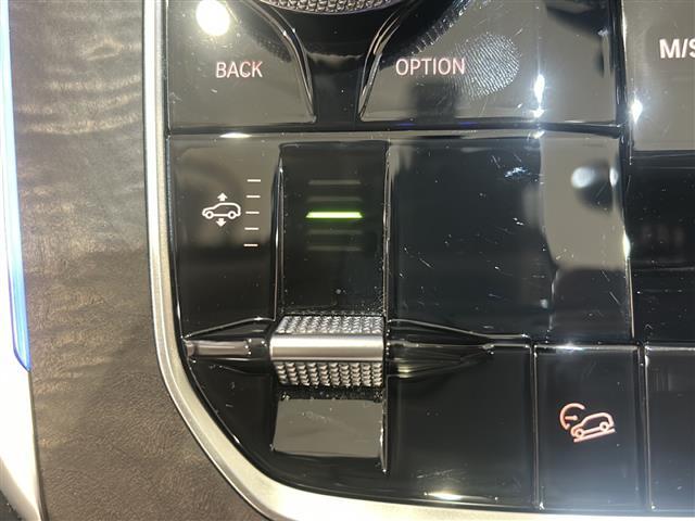 X7 xDrive 35d デザインピュアエクセレンス 電動パノラマ・ガラス・サンルーフ BMWヘッドアップ・ディスプレイ アダプティブ・ヘッドライト マッサージ機能(前席)純正ドライブレコーダー 360°カメラ アクティブ・クルーズ・コントロール(13枚目)