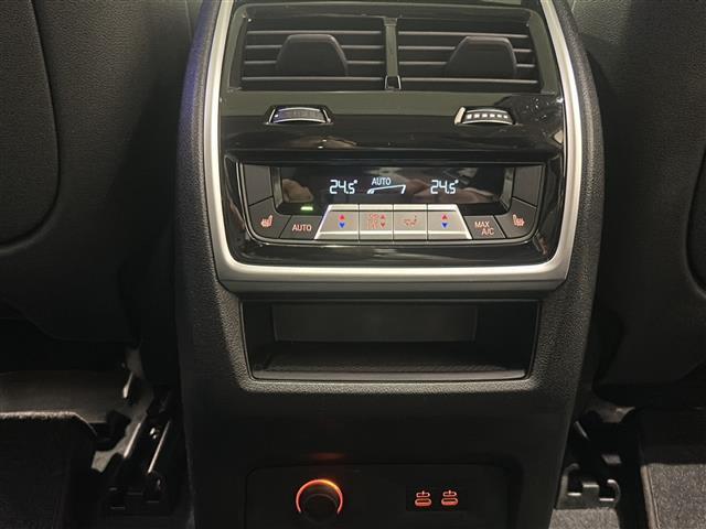 X7 xDrive 35d デザインピュアエクセレンス 電動パノラマ・ガラス・サンルーフ BMWヘッドアップ・ディスプレイ アダプティブ・ヘッドライト マッサージ機能(前席)純正ドライブレコーダー 360°カメラ アクティブ・クルーズ・コントロール(16枚目)