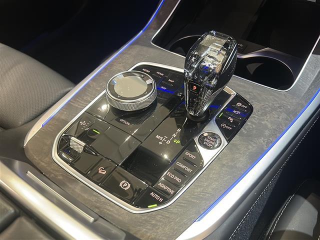 X7 xDrive 35d デザインピュアエクセレンス 電動パノラマ・ガラス・サンルーフ BMWヘッドアップ・ディスプレイ アダプティブ・ヘッドライト マッサージ機能(前席)純正ドライブレコーダー 360°カメラ アクティブ・クルーズ・コントロール(17枚目)