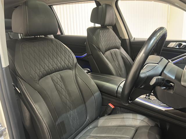 X7 xDrive 35d デザインピュアエクセレンス 電動パノラマ・ガラス・サンルーフ BMWヘッドアップ・ディスプレイ アダプティブ・ヘッドライト マッサージ機能(前席)純正ドライブレコーダー 360°カメラ アクティブ・クルーズ・コントロール(23枚目)