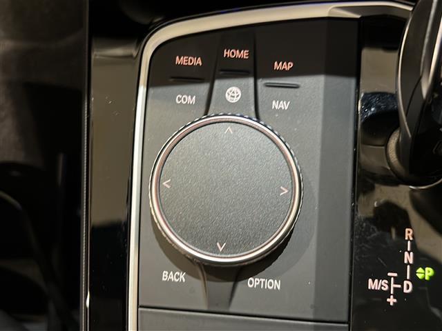 1シリーズ 118i Mスポーツ インテリジェントセーフティ ブラインドスポットモニター 純正ナビ Bluetooth/FM/AM ワイヤレス充電 バックカメラ パワーシート LEDヘッドライト 純正18インチAW(10枚目)