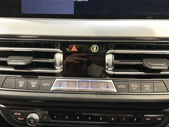 1シリーズ 118i Mスポーツ インテリジェントセーフティ ブラインドスポットモニター 純正ナビ Bluetooth/FM/AM ワイヤレス充電 バックカメラ パワーシート LEDヘッドライト 純正18インチAW(12枚目)