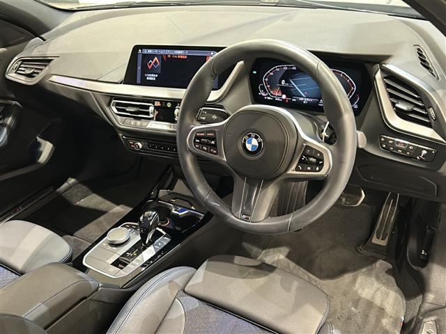 1シリーズ 118i Mスポーツ インテリジェントセーフティ ブラインドスポットモニター 純正ナビ Bluetooth/FM/AM ワイヤレス充電 バックカメラ パワーシート LEDヘッドライト 純正18インチAW(21枚目)