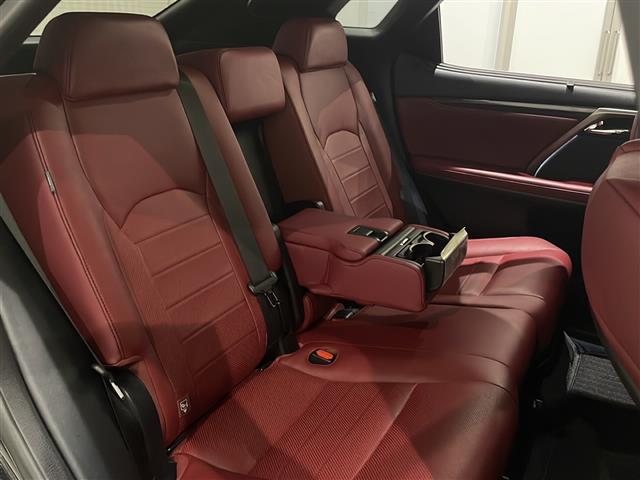 ＬＩＢＥＲＡＬＡの全国在庫約２，４００台※！その中から厳選したお車をご提案！お近くの店舗でのご納車可能！その品揃えと品質に驚くこと間違い無し！※２０２３年１０月現在。売約済みの可能性もございます。