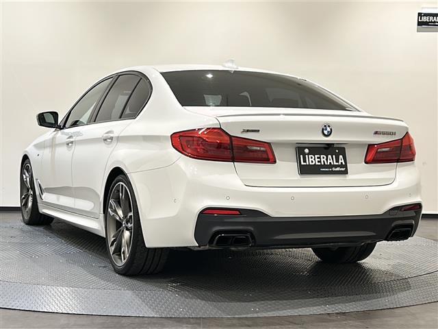 5シリーズ M550i xDrive 電動ガラス・サンルーフ(チルト&スライド、コンフォート・オープン/クローズ機能付)☆360°カメラシステム シートヒーター(前席)ベンチレーション(前席)アクティブクルーズコントロール(33枚目)