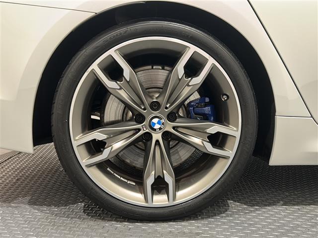 5シリーズ M550i xDrive 電動ガラス・サンルーフ(チルト&スライド、コンフォート・オープン/クローズ機能付)☆360°カメラシステム シートヒーター(前席)ベンチレーション(前席)アクティブクルーズコントロール(39枚目)