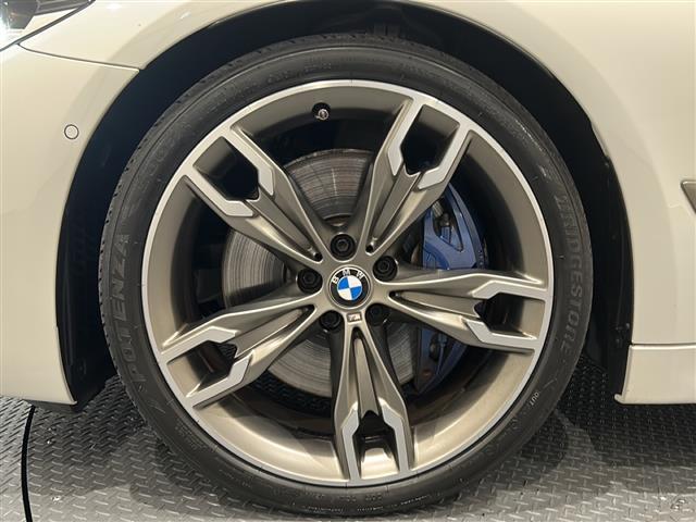 5シリーズ M550i xDrive 電動ガラス・サンルーフ(チルト&スライド、コンフォート・オープン/クローズ機能付)☆360°カメラシステム シートヒーター(前席)ベンチレーション(前席)アクティブクルーズコントロール(40枚目)