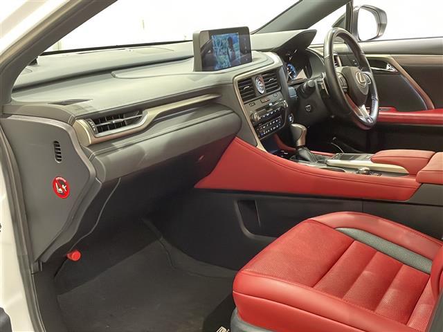 ＲＸ ＲＸ３００　Ｆスポーツ　ＬｅｘｕｓＳａｆｅｔｙＳｙｓｔｅｍ＋　アダプティブクルーズコントロール　レーンキピングアシスト　・ブラインドスポットモニター　ベンチレーション　シートヒーター　ステアリングヒーター（11枚目）