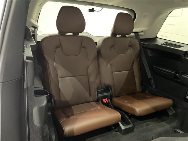 リベラーラはガリバーグループのＢＭＷ、メルセデスベンツ、アウディなどの輸入車専門店です。